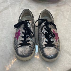 Golden Goose silver sneaker with pink star